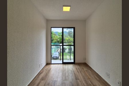 Sala de apartamento para alugar com 2 quartos, 50m² em Vargem Grande, Rio de Janeiro