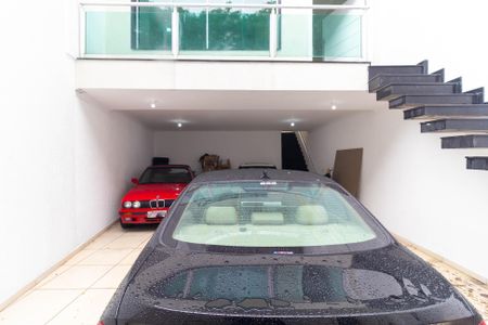 Casa à venda com 220m², 3 quartos e 4 vagas Casa à venda com 220m², 3 quartos e 4 vagasGaragem