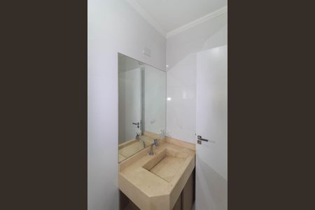 Casa à venda com 220m², 3 quartos e 4 vagas Casa à venda com 220m², 3 quartos e 4 vagasBanheiro da Suíte 2