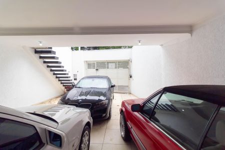 Casa à venda com 220m², 3 quartos e 4 vagas Casa à venda com 220m², 3 quartos e 4 vagasGaragem