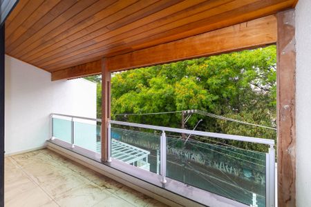 Casa à venda com 220m², 3 quartos e 4 vagas Casa à venda com 220m², 3 quartos e 4 vagasSacada