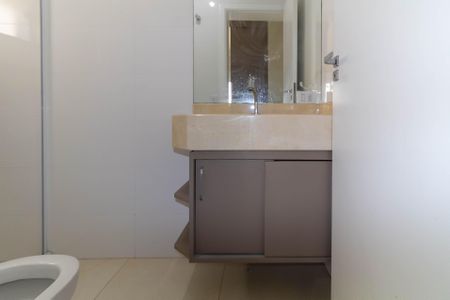 Casa à venda com 220m², 3 quartos e 4 vagas Casa à venda com 220m², 3 quartos e 4 vagasBanheiro da Suíte 2