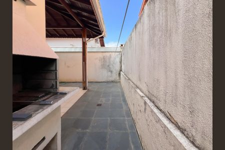 Casa de condomínio para alugar com 192m², 3 quartos e 6 vagas Casa de condomínio para alugar com 192m², 3 quartos e 6 vagasÁrea Externa