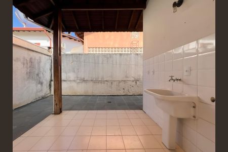 Casa de condomínio para alugar com 192m², 3 quartos e 6 vagas Casa de condomínio para alugar com 192m², 3 quartos e 6 vagasÁrea de Serviço