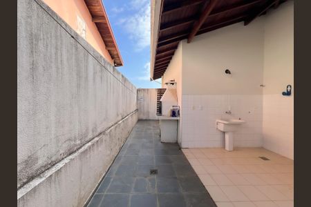 Casa de condomínio para alugar com 192m², 3 quartos e 6 vagas Casa de condomínio para alugar com 192m², 3 quartos e 6 vagasÁrea Externa