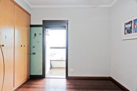 Apartamento à venda com 131m², 3 quartos e 2 vagasSuíte 2