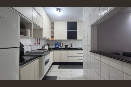 Apartamento à venda com 67m², 2 quartos e 1 vagaCozinha