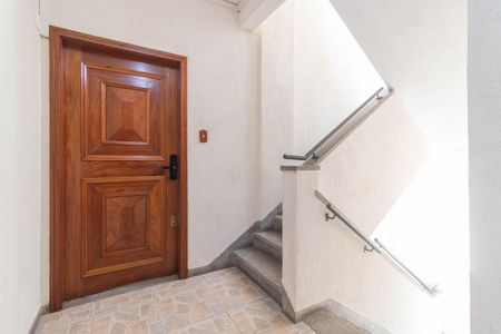 Apartamento à venda com 103m², 3 quartos e sem vagaEscadas