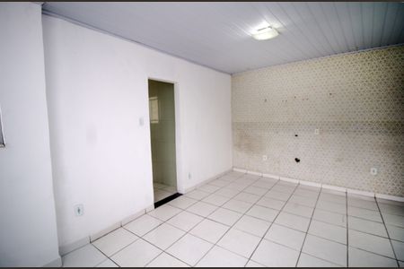 Sala de casa para alugar com 2 quartos, 52m² em Irajá, Rio de Janeiro