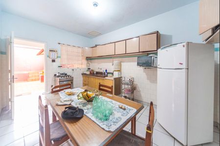 Casa à venda com 486m², 2 quartos e 3 vagas Casa à venda com 486m², 2 quartos e 3 vagasCozinha