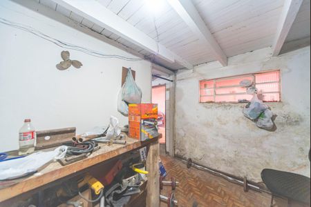 Casa à venda com 486m², 2 quartos e 3 vagas Casa à venda com 486m², 2 quartos e 3 vagasPorão