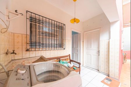 Casa à venda com 486m², 2 quartos e 3 vagas Casa à venda com 486m², 2 quartos e 3 vagasÁrea de Serviço