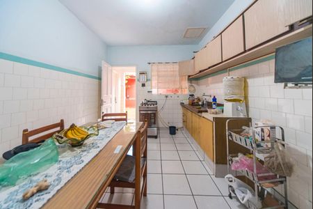 Casa à venda com 486m², 2 quartos e 3 vagas Casa à venda com 486m², 2 quartos e 3 vagasCozinha