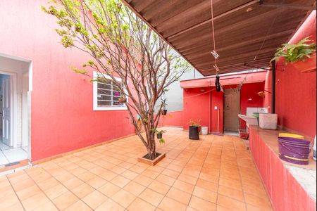 Casa à venda com 486m², 2 quartos e 3 vagas Casa à venda com 486m², 2 quartos e 3 vagasQuintal