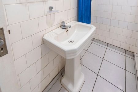 Casa à venda com 486m², 2 quartos e 3 vagas Casa à venda com 486m², 2 quartos e 3 vagasBanheiro Social