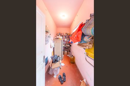 Casa à venda com 486m², 2 quartos e 3 vagas Casa à venda com 486m², 2 quartos e 3 vagasDespensa