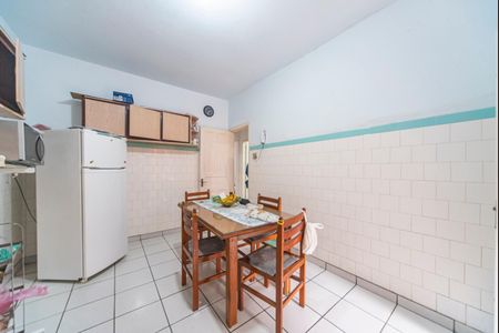 Casa à venda com 486m², 2 quartos e 3 vagas Casa à venda com 486m², 2 quartos e 3 vagasCozinha