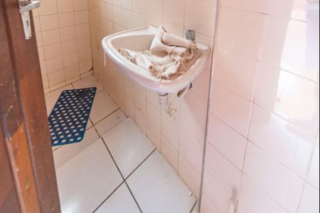 Casa à venda com 486m², 2 quartos e 3 vagas Casa à venda com 486m², 2 quartos e 3 vagasBanheiro de Serviço