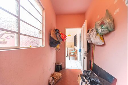 Casa à venda com 486m², 2 quartos e 3 vagas Casa à venda com 486m², 2 quartos e 3 vagasDespensa