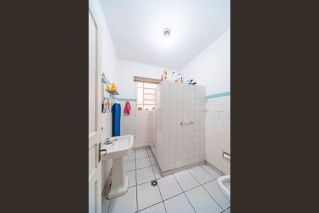 Casa à venda com 486m², 2 quartos e 3 vagas Casa à venda com 486m², 2 quartos e 3 vagasBanheiro Social