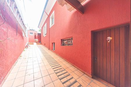 Casa à venda com 486m², 2 quartos e 3 vagas Casa à venda com 486m², 2 quartos e 3 vagasQuintal