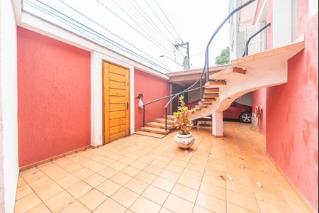Casa à venda com 486m², 2 quartos e 3 vagas Casa à venda com 486m², 2 quartos e 3 vagasQuintal