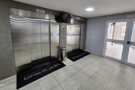 Apartamento para alugar com 57m², 2 quartos e 1 vaga Apartamento para alugar com 57m², 2 quartos e 1 vagaHall de entrada