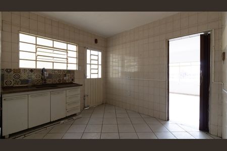 Casa à venda com 155m², 4 quartos e 2 vagas Casa à venda com 155m², 4 quartos e 2 vagasCozinha