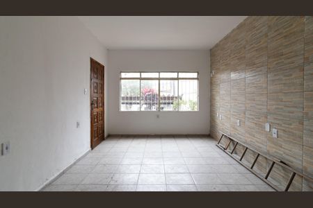 Casa à venda com 155m², 4 quartos e 2 vagas Casa à venda com 155m², 4 quartos e 2 vagasSala