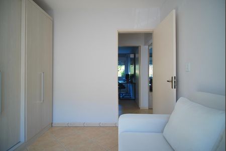 Quarto 2 de apartamento à venda com 3 quartos, 74m² em Jardim Itu, Porto Alegre