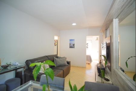 Sala de apartamento à venda com 3 quartos, 74m² em Jardim Itu, Porto Alegre