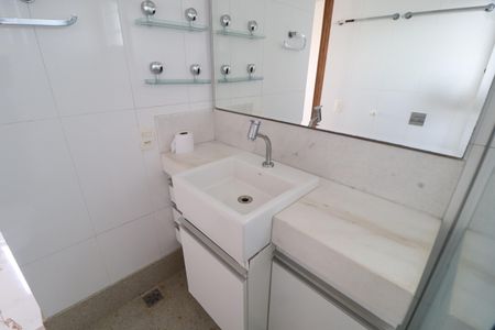Apartamento para alugar com 274m², 3 quartos e 3 vagasBanheiro da Suíte