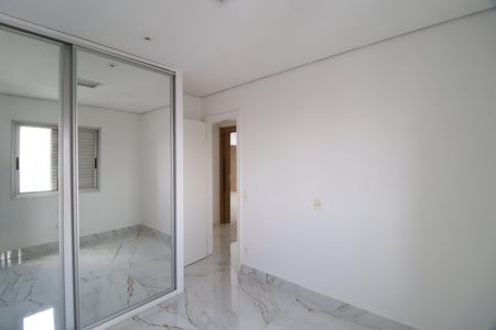 Quarto 2 de apartamento para alugar com 3 quartos, 274m² em Martins, Uberlândia