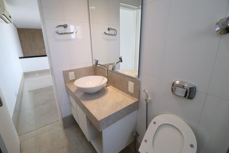 Apartamento para alugar com 274m², 3 quartos e 3 vagasBanheiro Social do Espaço Gourmet