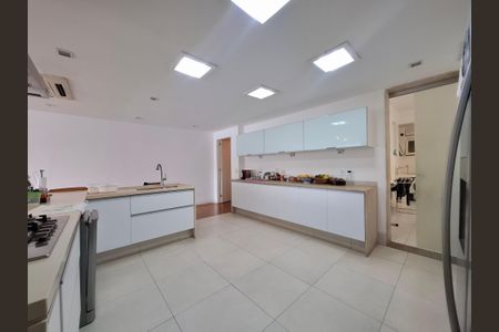 Apartamento à venda com 200m², 4 quartos e 1 vagaCozinha