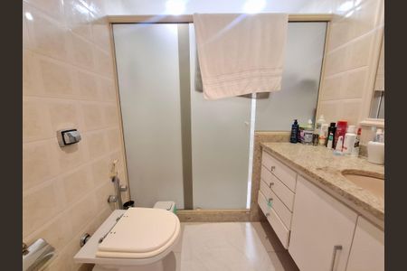 Apartamento à venda com 200m², 4 quartos e 1 vagaBanheiro 2