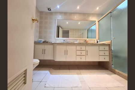 Apartamento à venda com 200m², 4 quartos e 1 vagaBanheiro 1