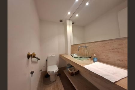 Lavabo de apartamento à venda com 4 quartos, 200m² em Flamengo, Rio de Janeiro