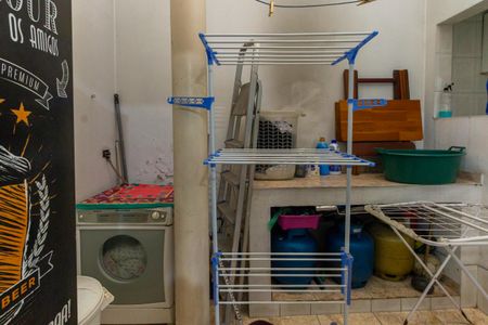 Casa à venda com 180m², 5 quartos e sem vagaÁrea de Serviço