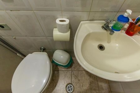 Casa à venda com 180m², 5 quartos e sem vagaBanheiro 2