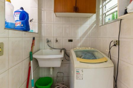 Casa à venda com 180m², 5 quartos e sem vagaÁrea de Serviço