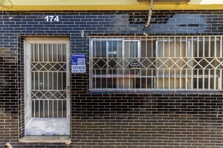 Casa à venda com 180m², 5 quartos e sem vagaFachada + Plaquinha