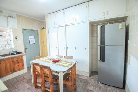Casa à venda com 254m², 4 quartos e 2 vagasCozinha