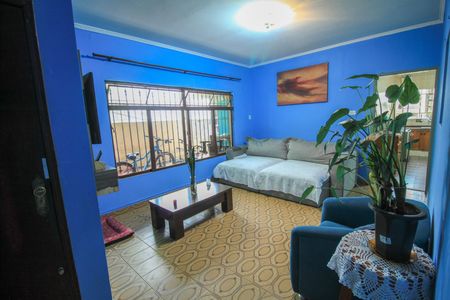 Casa à venda com 254m², 4 quartos e 2 vagasSala