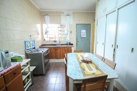 Casa à venda com 254m², 4 quartos e 2 vagasCozinha
