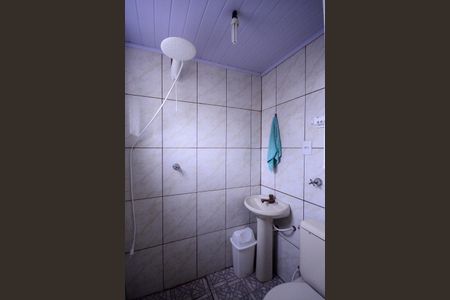 Banheiro Social de casa para alugar com 1 quarto, 20m² em Vila Gumercindo, São Paulo