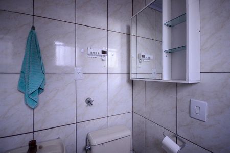 Banheiro Social de casa para alugar com 1 quarto, 20m² em Vila Gumercindo, São Paulo