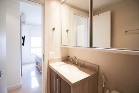 Apartamento à venda com 66m², 2 quartos e 1 vaga Apartamento à venda com 66m², 2 quartos e 1 vagaBanheiro da Suíte