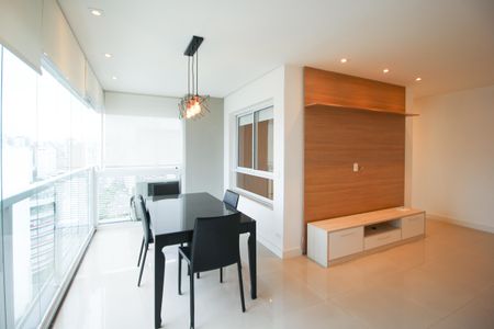 Apartamento à venda com 66m², 2 quartos e 1 vaga Apartamento à venda com 66m², 2 quartos e 1 vagaSala de Jantar