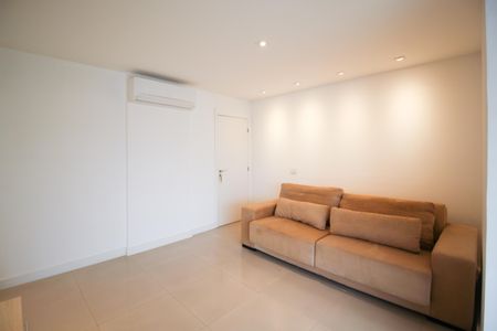 Sala de apartamento à venda com 2 quartos, 66m² em Vila Olímpia, São Paulo